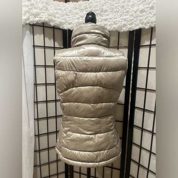 Calvin Klein Metallic Silver PUFFER VEST, WOMEN SIZE XS - Picture 6 of 8